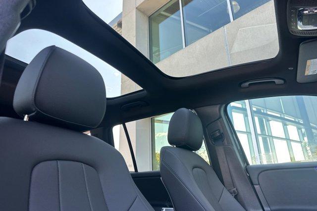 new 2025 Mercedes-Benz GLB 250 car, priced at $51,695