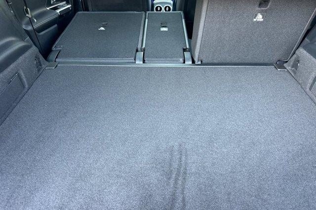 new 2025 Mercedes-Benz GLB 250 car, priced at $51,695