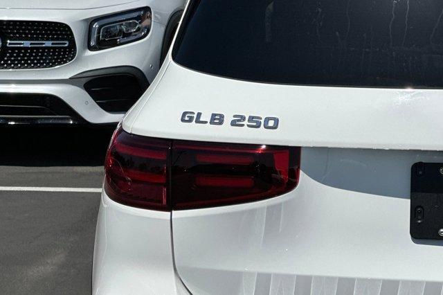 new 2025 Mercedes-Benz GLB 250 car, priced at $48,945