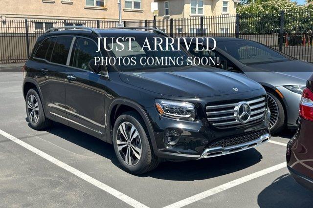new 2025 Mercedes-Benz GLB 250 car, priced at $47,145