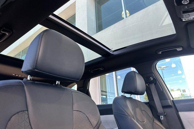 used 2022 Kia Sorento Plug-In Hybrid car, priced at $35,999