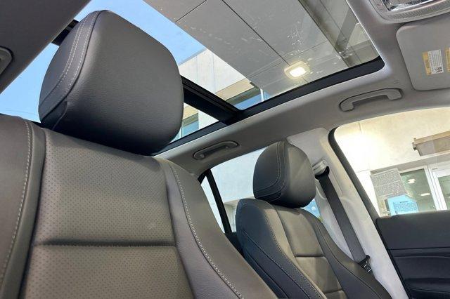 new 2025 Mercedes-Benz GLE 350 car, priced at $67,895
