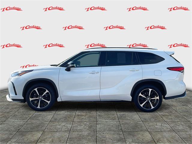 used 2021 Toyota Highlander car, priced at $37,357