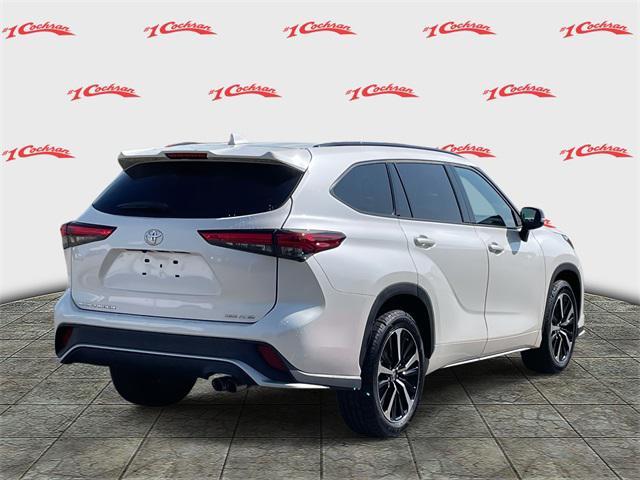 used 2021 Toyota Highlander car, priced at $37,357