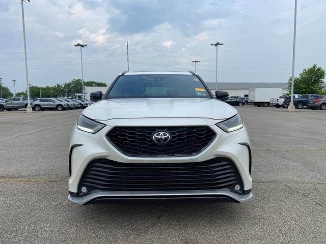 used 2021 Toyota Highlander car, priced at $37,994