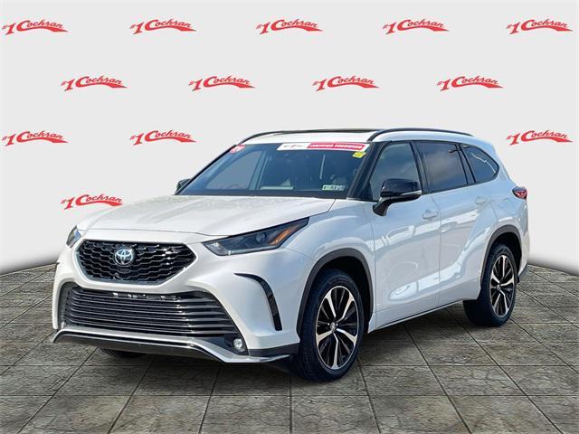 used 2021 Toyota Highlander car, priced at $37,357