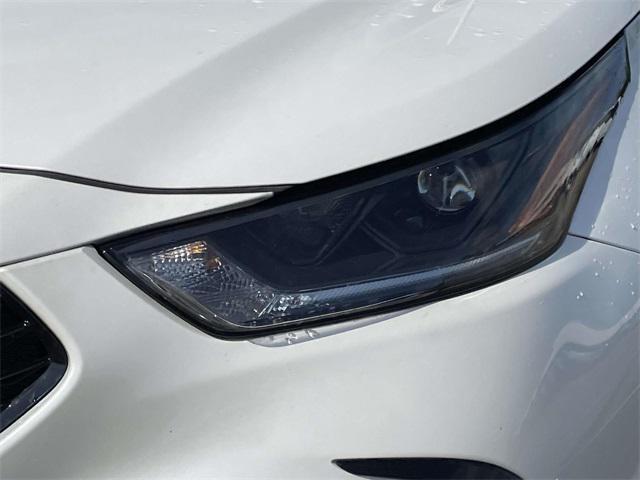 used 2021 Toyota Highlander car, priced at $37,357