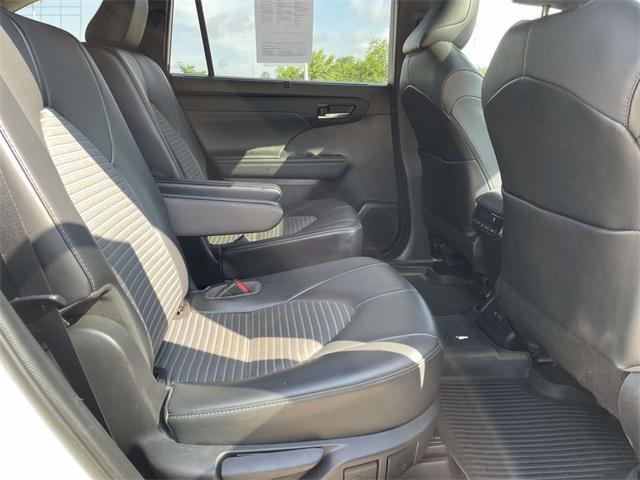 used 2021 Toyota Highlander car, priced at $37,357