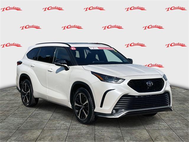 used 2021 Toyota Highlander car, priced at $37,357