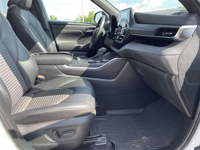 used 2021 Toyota Highlander car, priced at $37,357