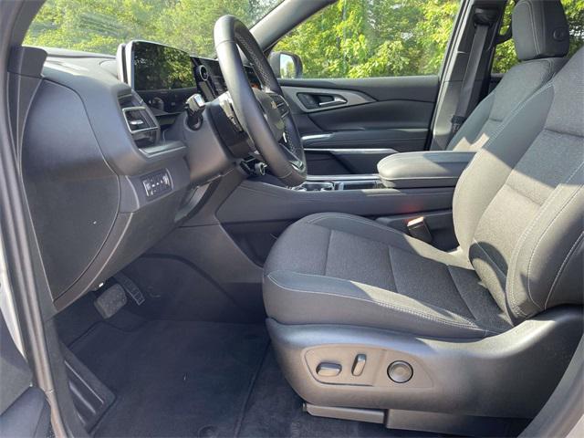 used 2024 Chevrolet Traverse car, priced at $39,348