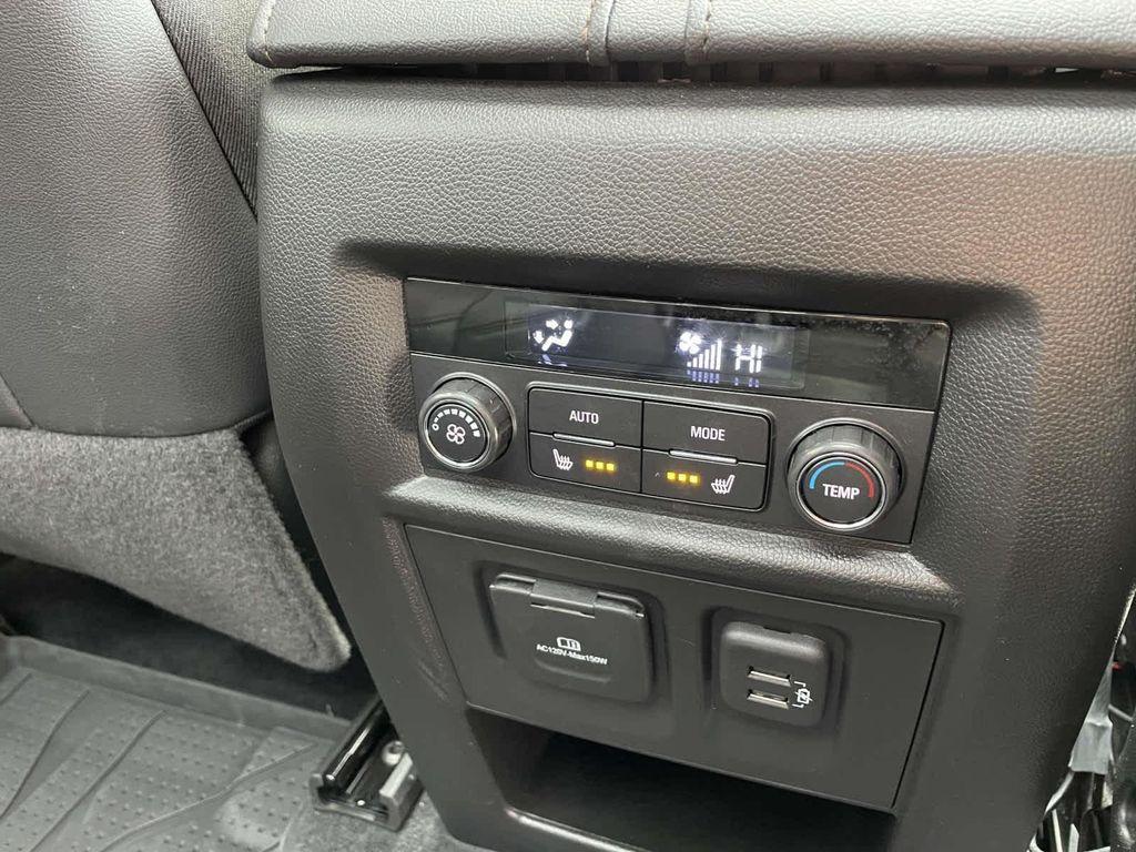 used 2023 Chevrolet Traverse car, priced at $38,799