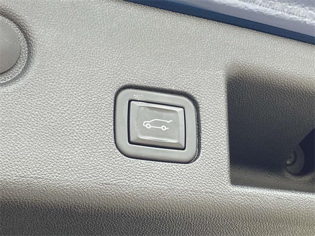 used 2022 Chevrolet Equinox car, priced at $22,984
