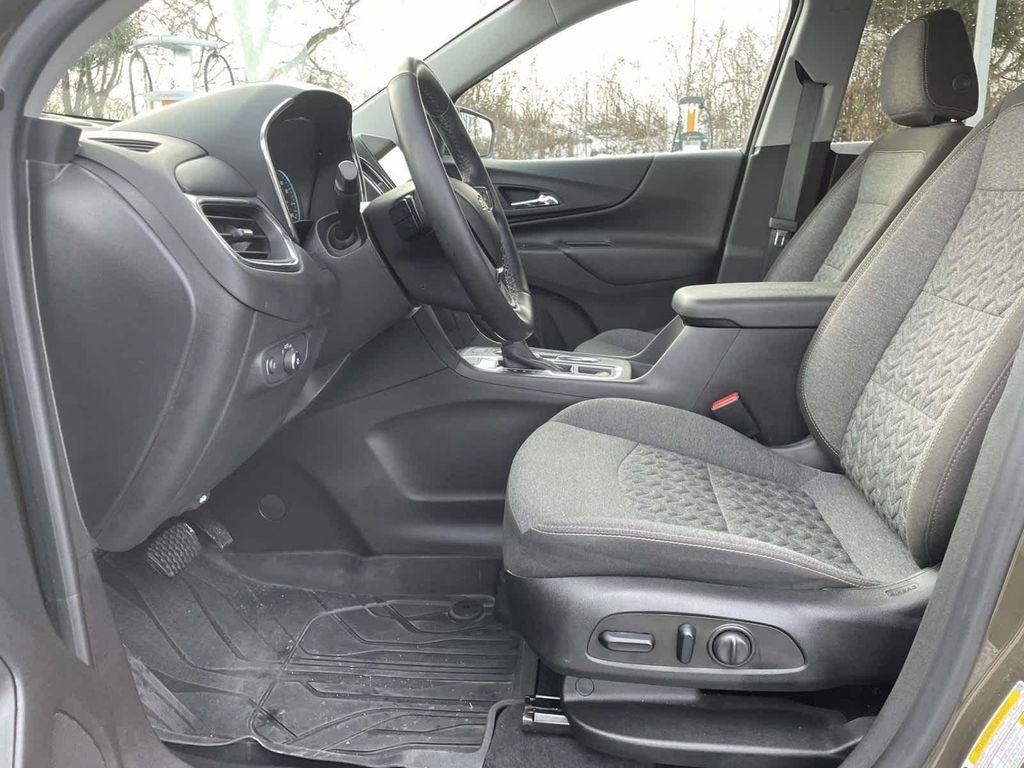 used 2024 Chevrolet Equinox car, priced at $24,997