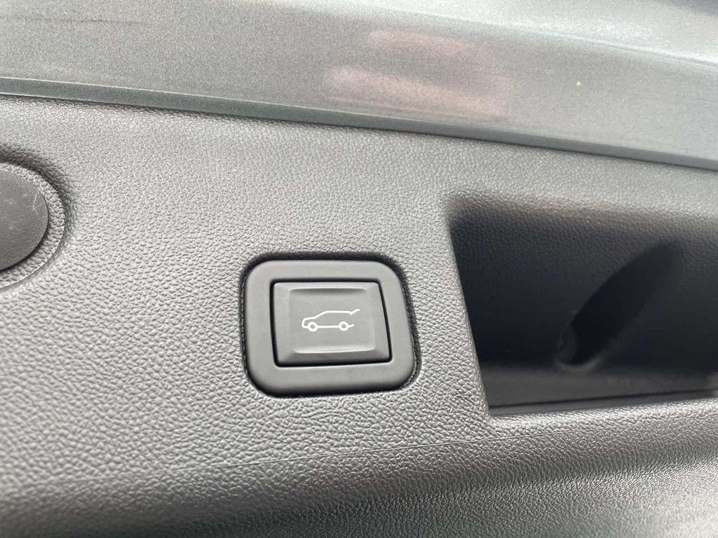 used 2023 Chevrolet Equinox car, priced at $22,997