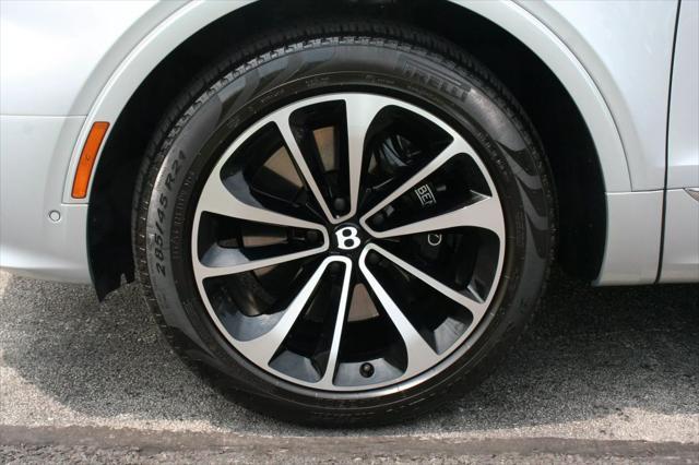 used 2021 Bentley Bentayga Hybrid car, priced at $134,900