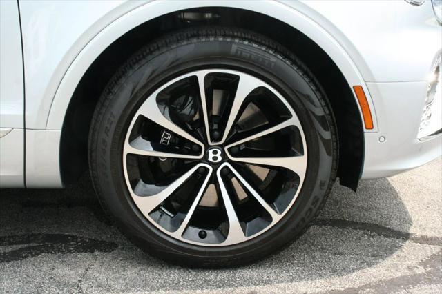 used 2021 Bentley Bentayga Hybrid car, priced at $134,900
