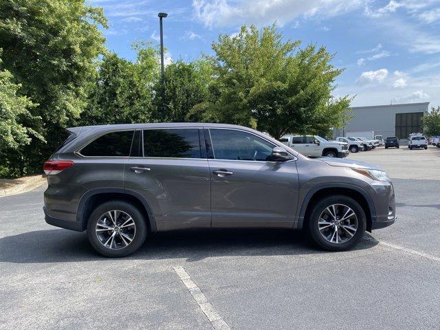 used 2018 Toyota Highlander car, priced at $22,425