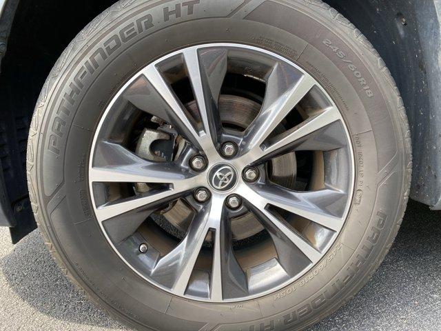 used 2018 Toyota Highlander car, priced at $22,425