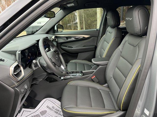 new 2025 Chevrolet TrailBlazer car, priced at $28,085