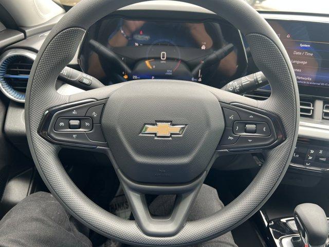 new 2025 Chevrolet Trax car, priced at $22,265