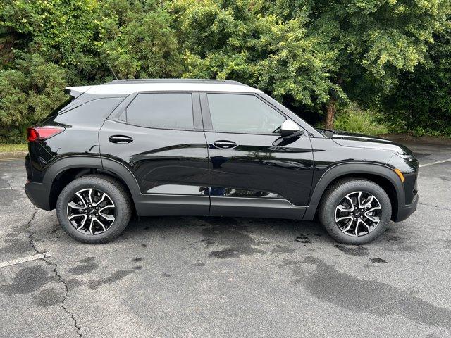 new 2025 Chevrolet TrailBlazer car, priced at $32,180