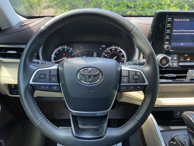 used 2022 Toyota Highlander car, priced at $28,499