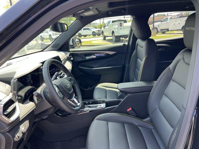 new 2025 Chevrolet TrailBlazer car, priced at $29,680