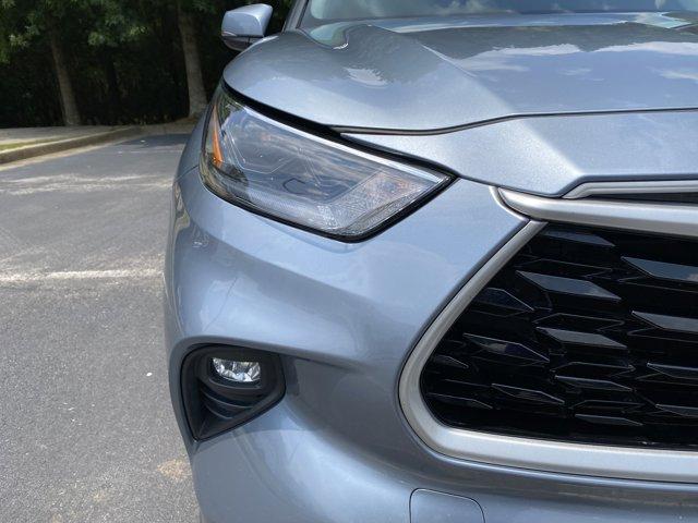 used 2021 Toyota Highlander car, priced at $29,989