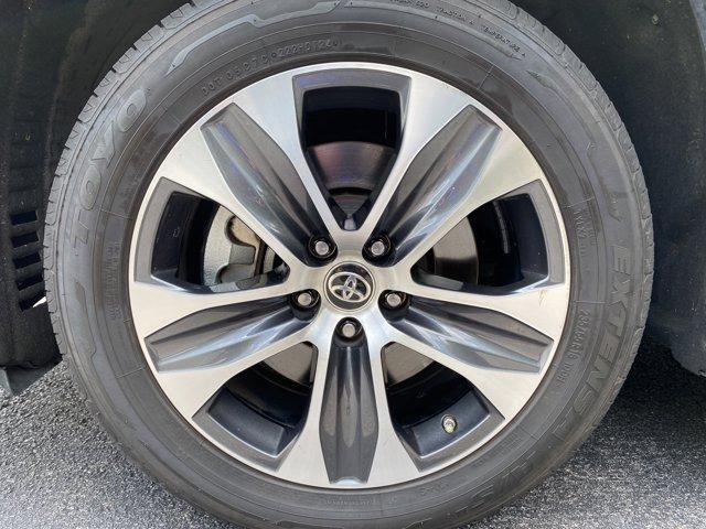 used 2021 Toyota Highlander car, priced at $29,989
