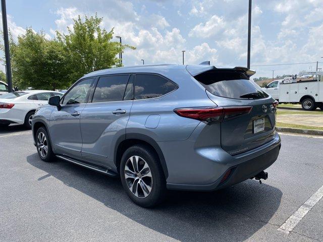used 2021 Toyota Highlander car, priced at $29,989