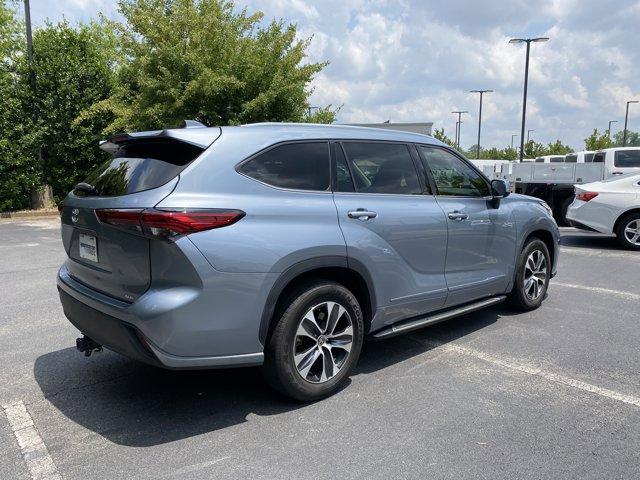 used 2021 Toyota Highlander car, priced at $29,989
