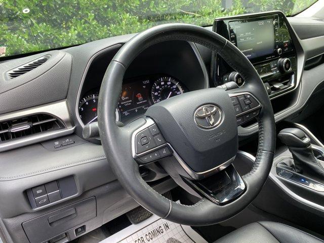 used 2021 Toyota Highlander car, priced at $29,989