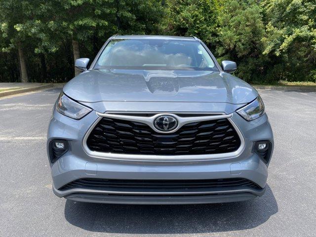 used 2021 Toyota Highlander car, priced at $29,989