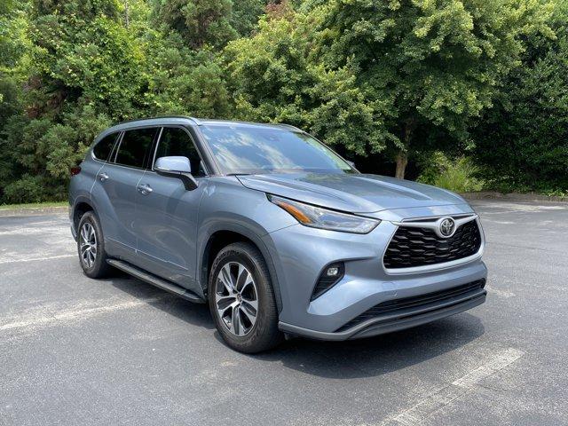 used 2021 Toyota Highlander car, priced at $29,989