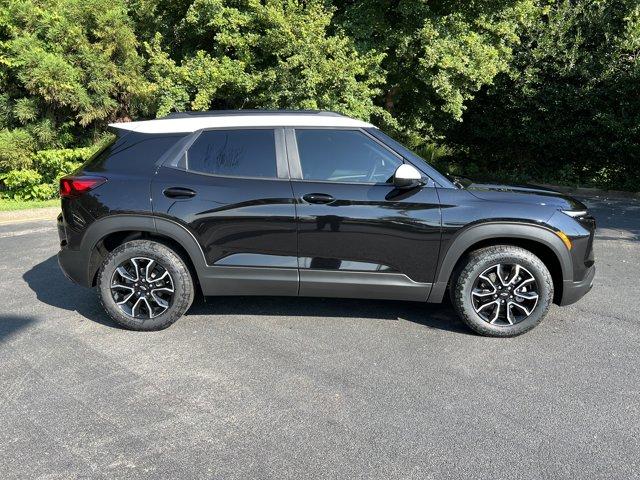new 2025 Chevrolet TrailBlazer car, priced at $29,680