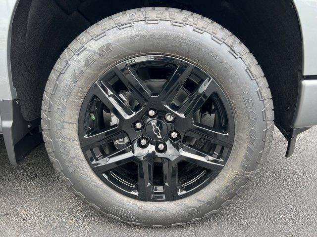 new 2025 Chevrolet Silverado 1500 car, priced at $41,990