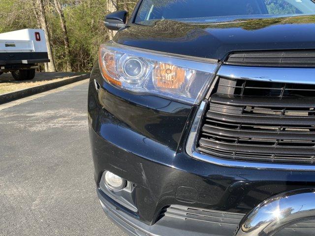 used 2015 Toyota Highlander car, priced at $19,394