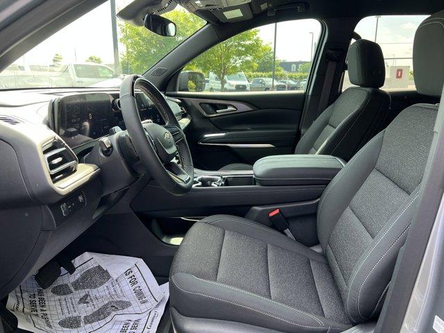 new 2025 Chevrolet Traverse car, priced at $43,930