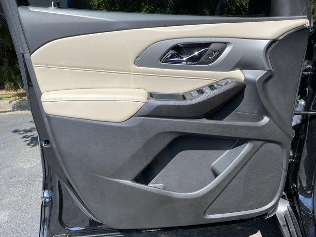 used 2023 Chevrolet Traverse car, priced at $29,800
