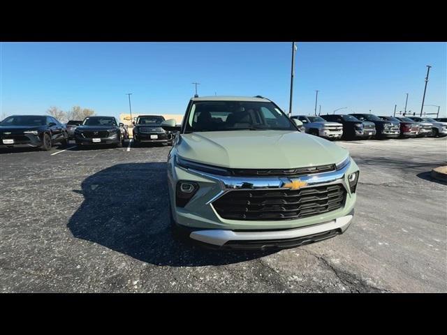 new 2025 Chevrolet TrailBlazer car, priced at $29,074