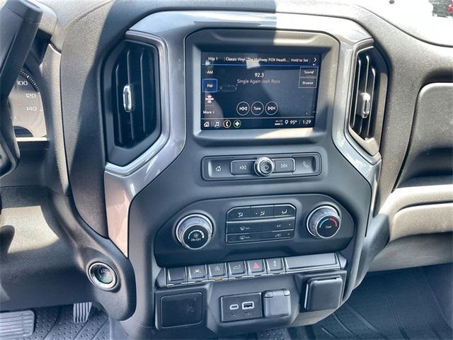 new 2025 Chevrolet Silverado 1500 car, priced at $40,058