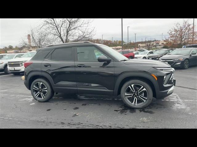 new 2025 Chevrolet TrailBlazer car, priced at $27,446