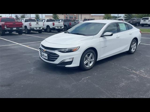 new 2025 Chevrolet Malibu car, priced at $25,117