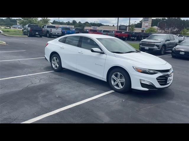 new 2025 Chevrolet Malibu car, priced at $25,117