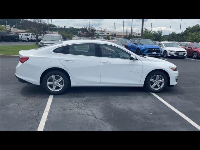 new 2025 Chevrolet Malibu car, priced at $25,117