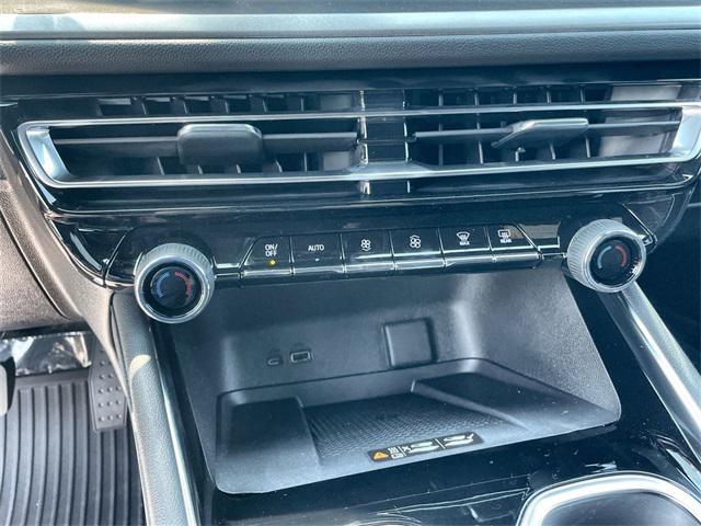new 2026 Chevrolet Traverse car, priced at $46,180