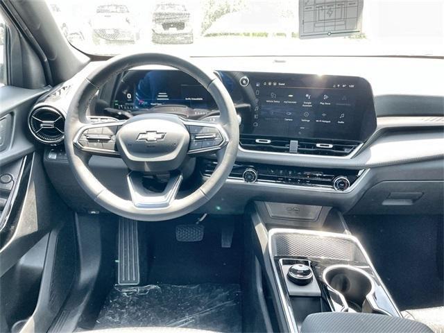 new 2026 Chevrolet Equinox car, priced at $30,290