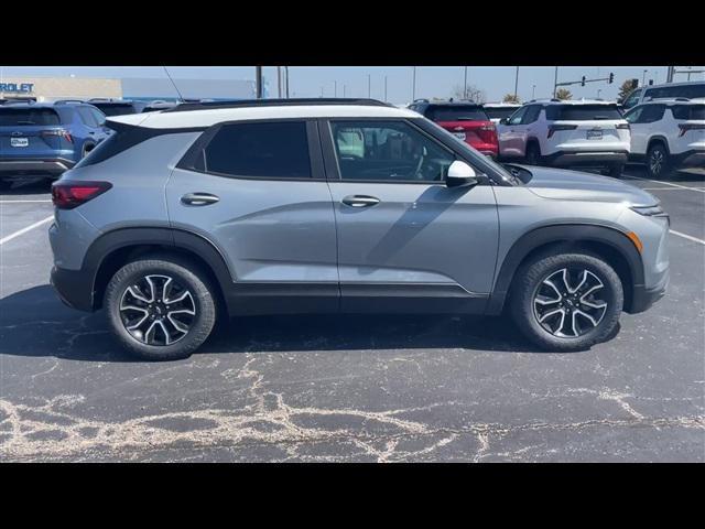 new 2025 Chevrolet TrailBlazer car, priced at $32,145