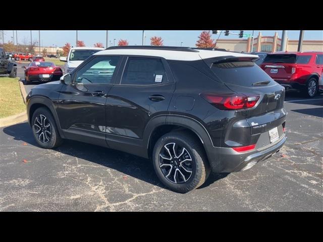 new 2025 Chevrolet TrailBlazer car, priced at $31,220